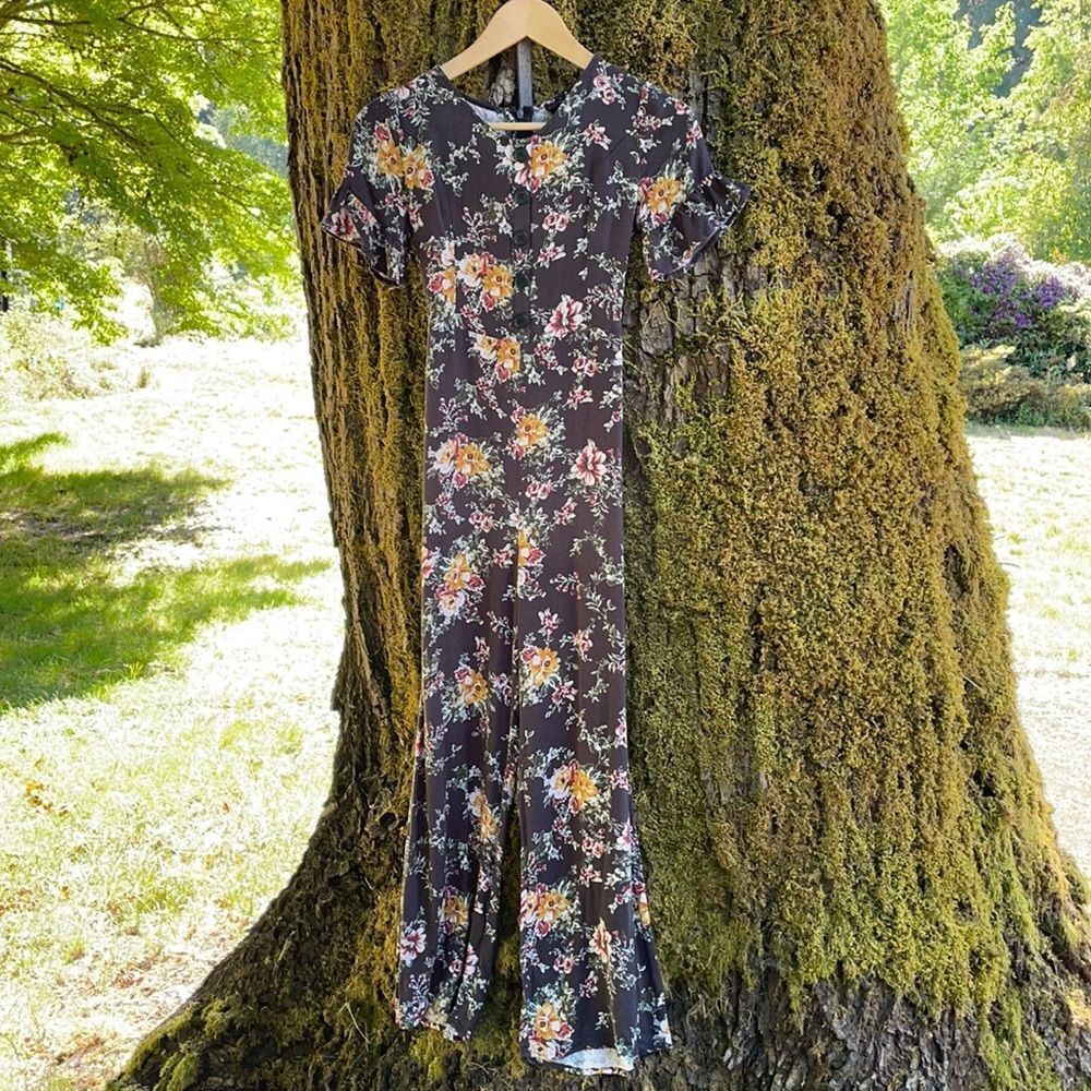 ART CLASS • women's size large 10/12 floral jumpsuit
